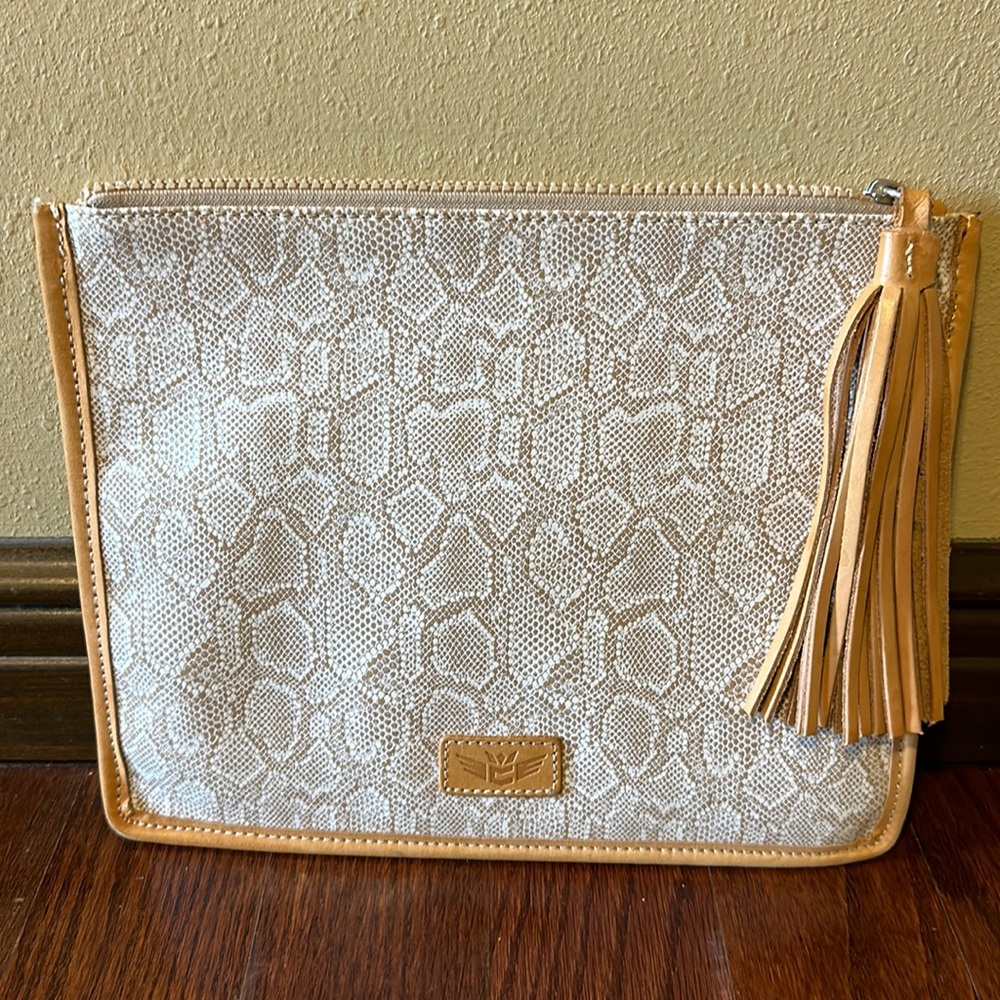 Like new consuela  everything goes pouch, used only a few times